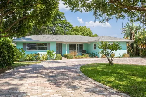 612 Bayshore Dr, Tarpon Springs, FL 34689