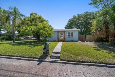 1902 56th St S, Gulfport, FL 33707