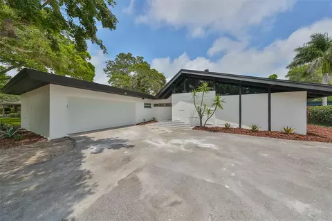 8217 Forest Cir, Seminole, FL 33776