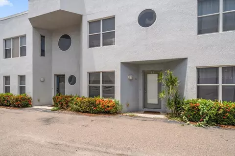 83 16th St S, Saint Petersburg, FL 33705