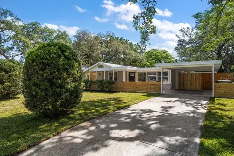 428 5th St NW, Largo, FL 33770