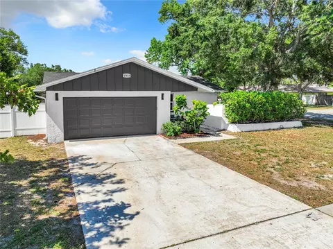 13413 Coronado Dr, Largo, FL 33774