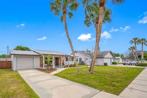7851 Ridge Rd, Seminole, FL 33772