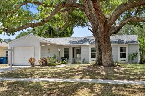 2061 Charter Oaks Dr, Clearwater, FL 33763