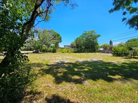 34 Th Ave N #INNER, Saint Petersburg, FL 33713