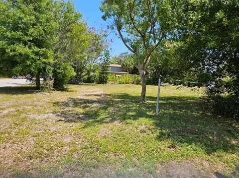 34 Th Ave N #CORNER, Saint Petersburg, FL 33713