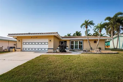 14429 Yacht Club Blvd, Seminole, FL 33776
