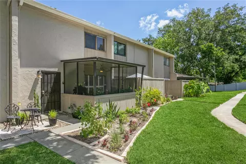 8005 Jasmine Dr, Temple Terrace, FL 33637