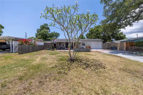 9690 Park Lake Dr N, Pinellas Park, FL 33782