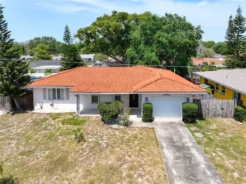 1480 San Helen Dr, Dunedin, FL 34698