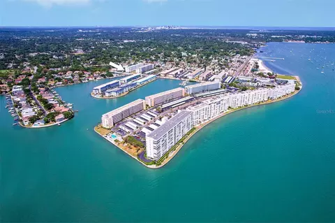 2850 59th St S #215, Gulfport, FL 33707