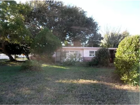 8712 Narcissus Ave, Seminole, FL 33777