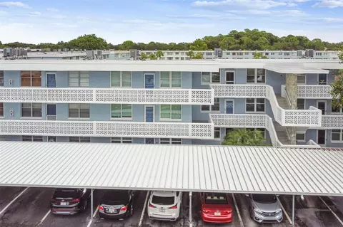 4895 Bay St NE #114, Saint Petersburg, FL 33703