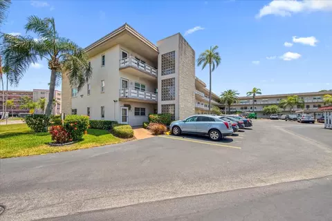 5530 80th St N #B108, Saint Petersburg, FL 33709