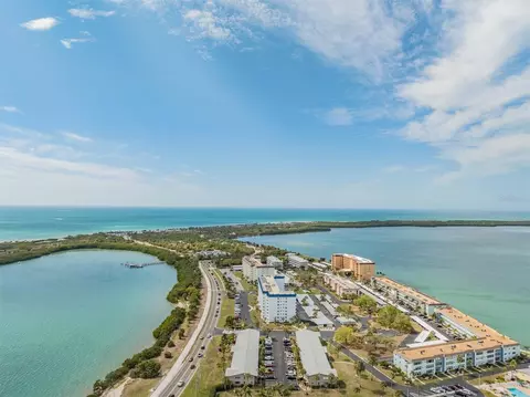 5 Gateshead Dr #215, Dunedin, FL 34698