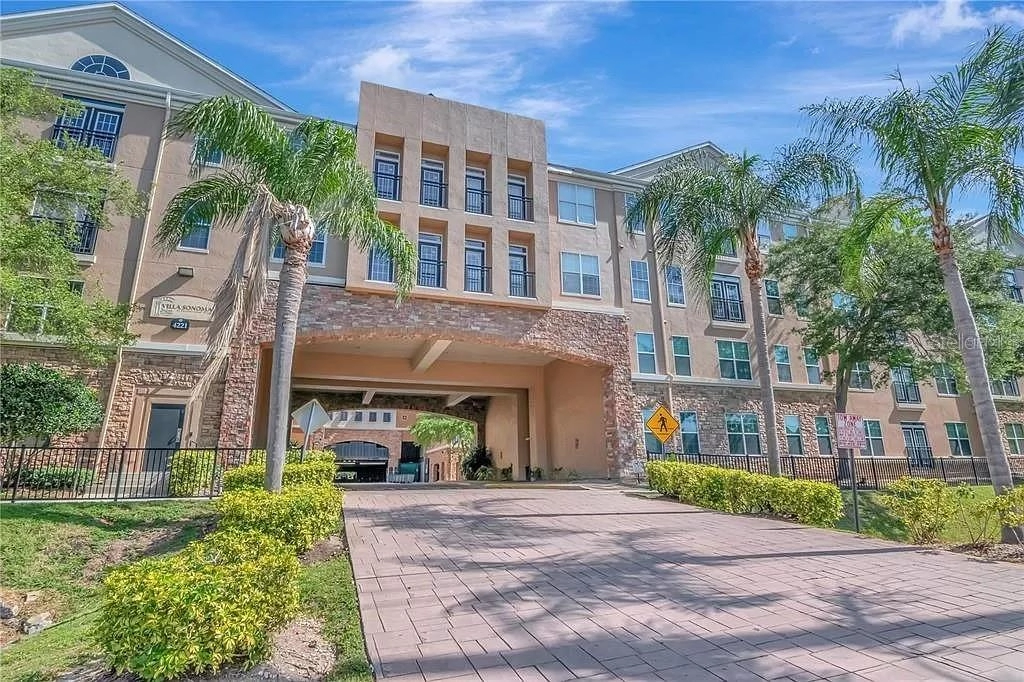 4221 W Spruce St Unit 1202  