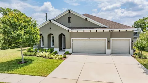 8304 Sky Eagle Dr, Tampa, FL 33635