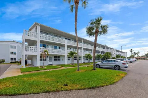 1001 77th Ave N #102, Saint Petersburg, FL 33702