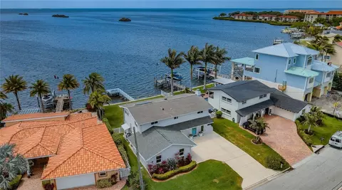 306 W Driftwood Dr, Palm Harbor, FL 34683