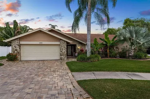 1001 Chatham Ct, Safety Harbor, FL 34695