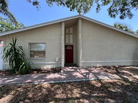 2041 Los Lomas Dr, Clearwater, FL 33763