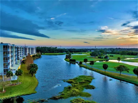 1200 Country Club Dr #5105, Largo, FL 33771