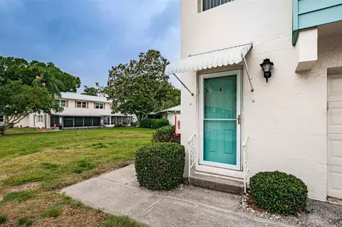 3212 38th Way S #E, Saint Petersburg, FL 33711