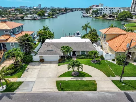 331 Palm Is SE, Clearwater Beach, FL 33767