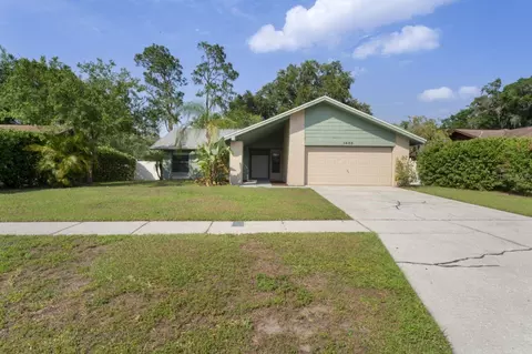 1402 Sandalwood Dr, Plant City, FL 33563
