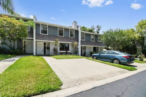 1324 Abbey Crescent Ln, Clearwater, FL 33759