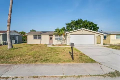 1802 Sprint Ln, Holiday, FL 34691