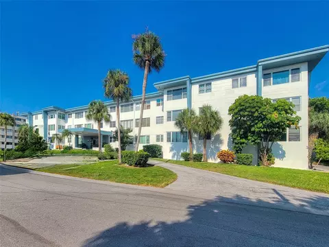 55 Harbor View Ln #204, Belleair Bluffs, FL 33770