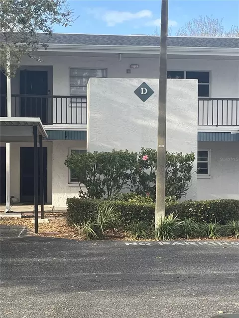 7580 92nd St #105D, Seminole, FL 33777
