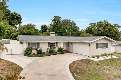 2996 Hickory Dr, Largo, FL 33770