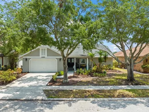 6089 Bay Lake Dr N, Saint Petersburg, FL 33708