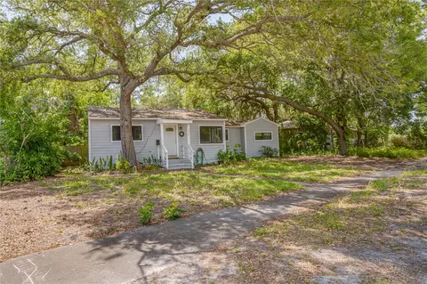 3218 Boca Ciega Dr N, Saint Petersburg, FL 33710