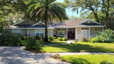 7101 Savoy Ct, Seminole, FL 33776