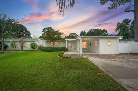 4870 Venetian Blvd NE, Saint Petersburg, FL 33703