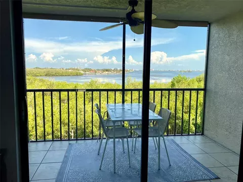 1332 Pasadena Ave S #302, South Pasadena, FL 33707