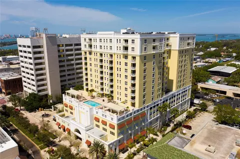 628 Cleveland St #804, Clearwater, FL 33755