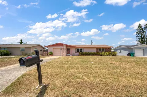 12137 80th Ave, Seminole, FL 33772