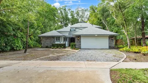 658 Lake Dr, Altamonte Springs, FL 32701