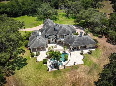 550 East Lake Rd N, Tarpon Springs, FL 34688