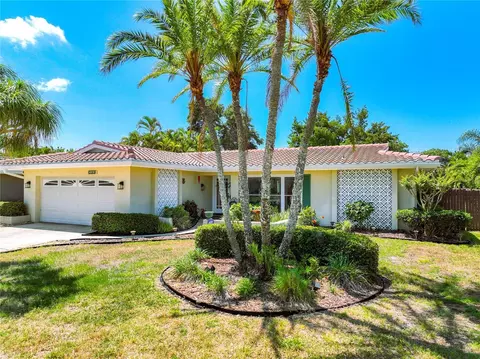 14974 Crown Dr, Largo, FL 33774