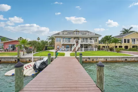 220 126th Ave #3, Treasure Island, FL 33706
