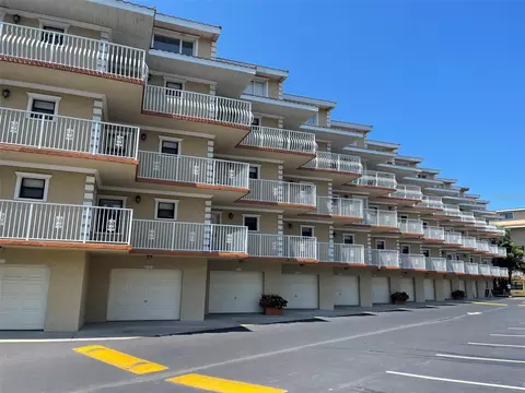 1414 Bayshore Blvd #212, Dunedin, FL 34698
