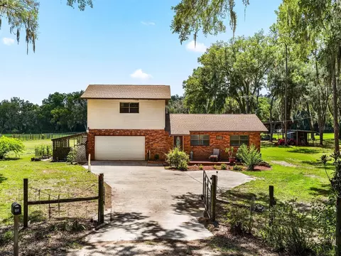 1811 Martin Rd, Dover, FL 33527
