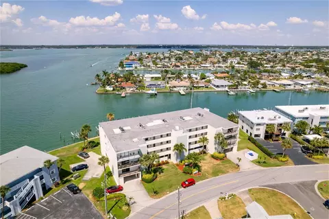 12525 3rd St E #104, Treasure Island, FL 33706