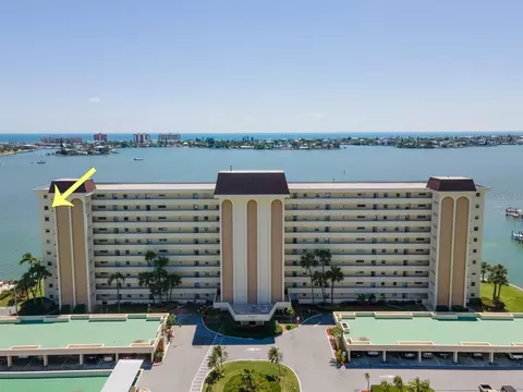 4750 Cove Cir #901, Saint Petersburg, FL 33708