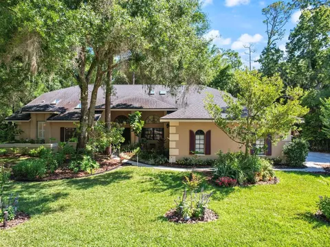 100 Woodglen Ct, Oldsmar, FL 34677